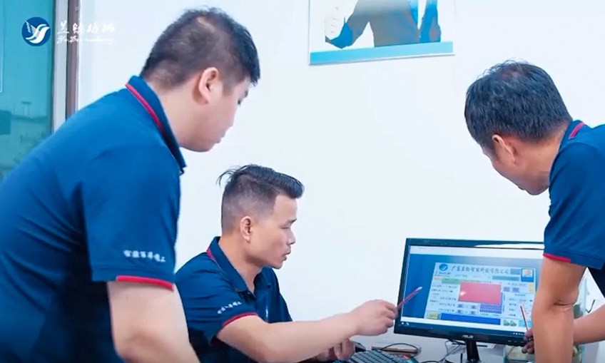 Equipo de soporte para después de las ventas en el centro de llamadas