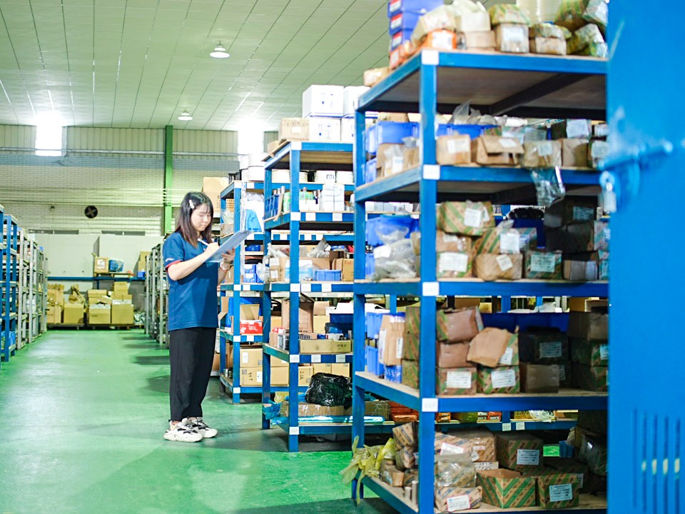 Entrega de piezas de repuesto desde el servicio Yulun