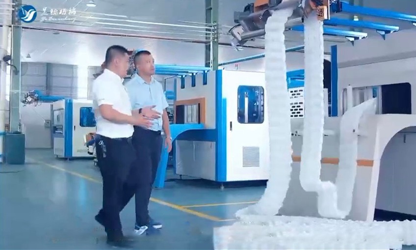 Técnicos que trabajan en la innovación de la alinabril de primavera